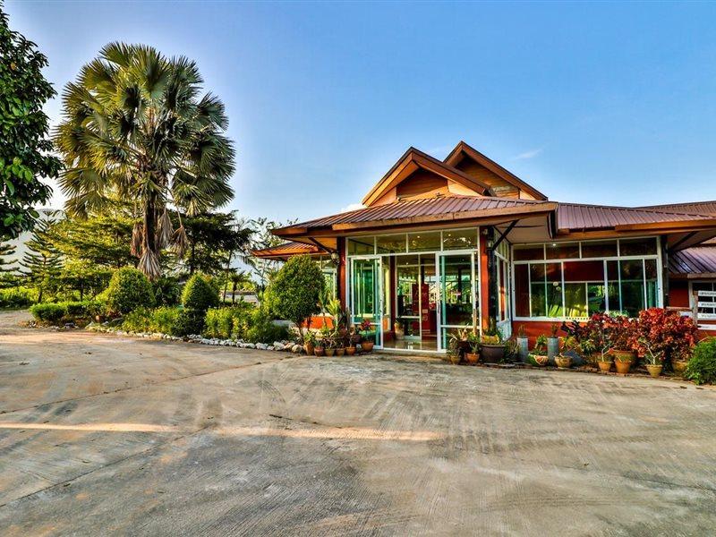 Oyo 416 Golden Nakara Resort Maesai Meszaj Kültér fotó