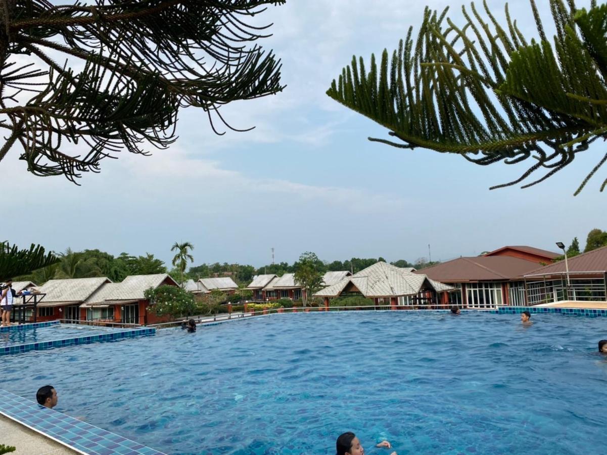 Oyo 416 Golden Nakara Resort Maesai Meszaj Kültér fotó
